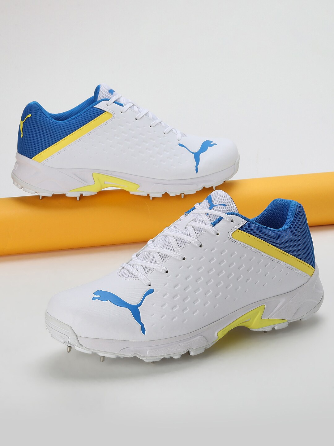 

Puma Unisex Spike 22.2 Cricket Shoes, White