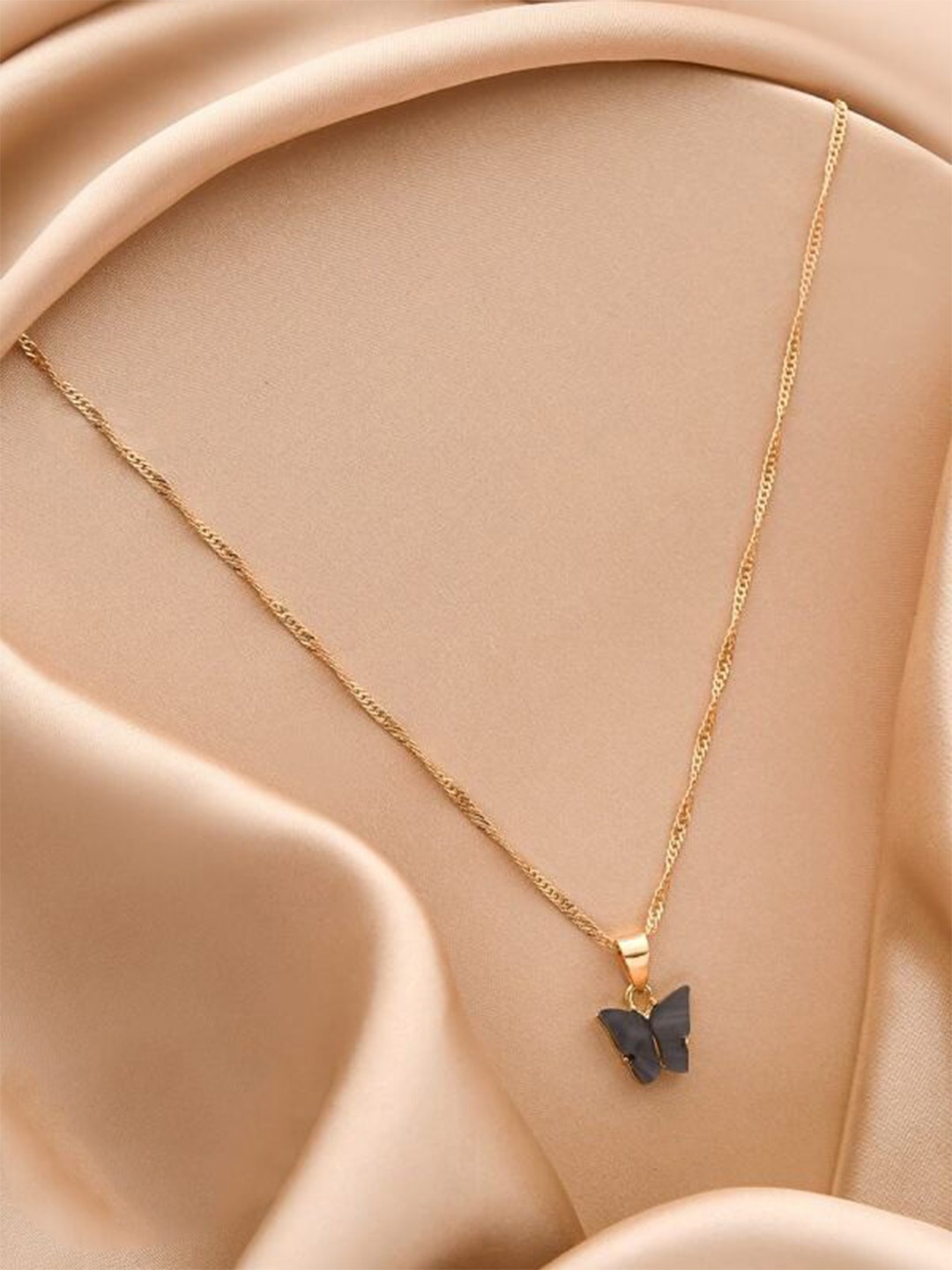 

Pinapes Gold-Plated Statement Necklace