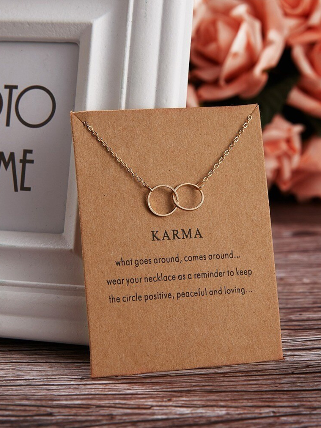 

Pinapes Gold-Plated Minimal Necklace