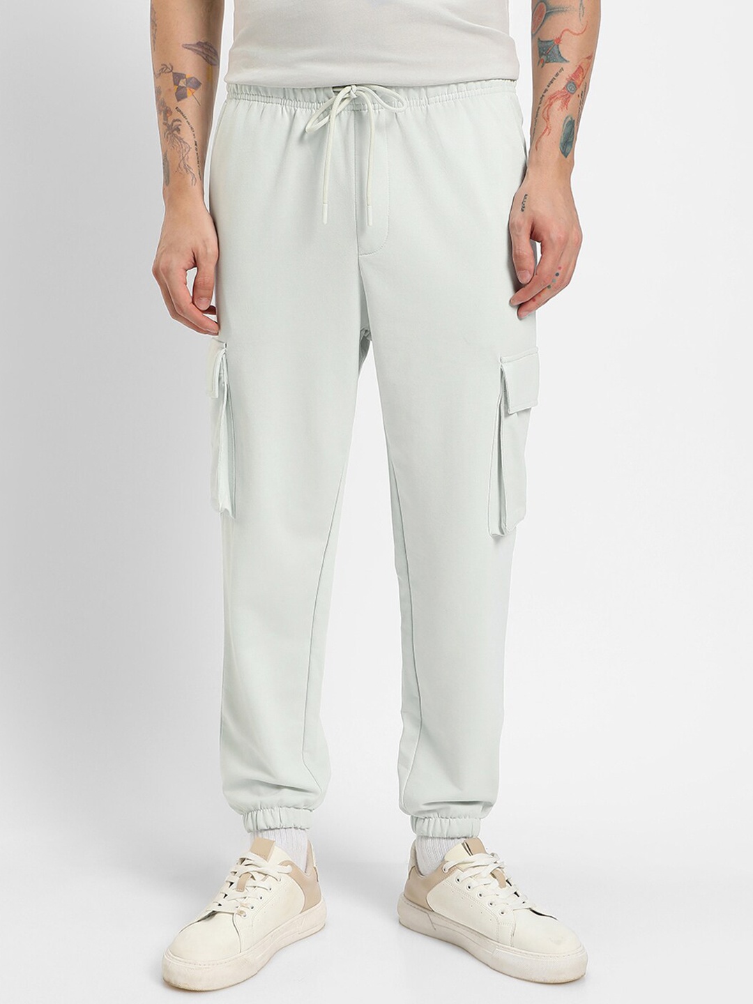 

Bewakoof Air 1.0 Men Oversized Cargo Joggers, Green