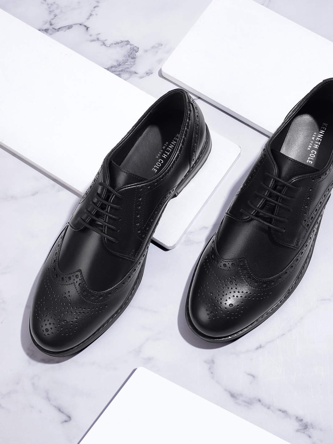 

Kenneth Cole Men Lace-Up Perforated Formal Brogues, Black