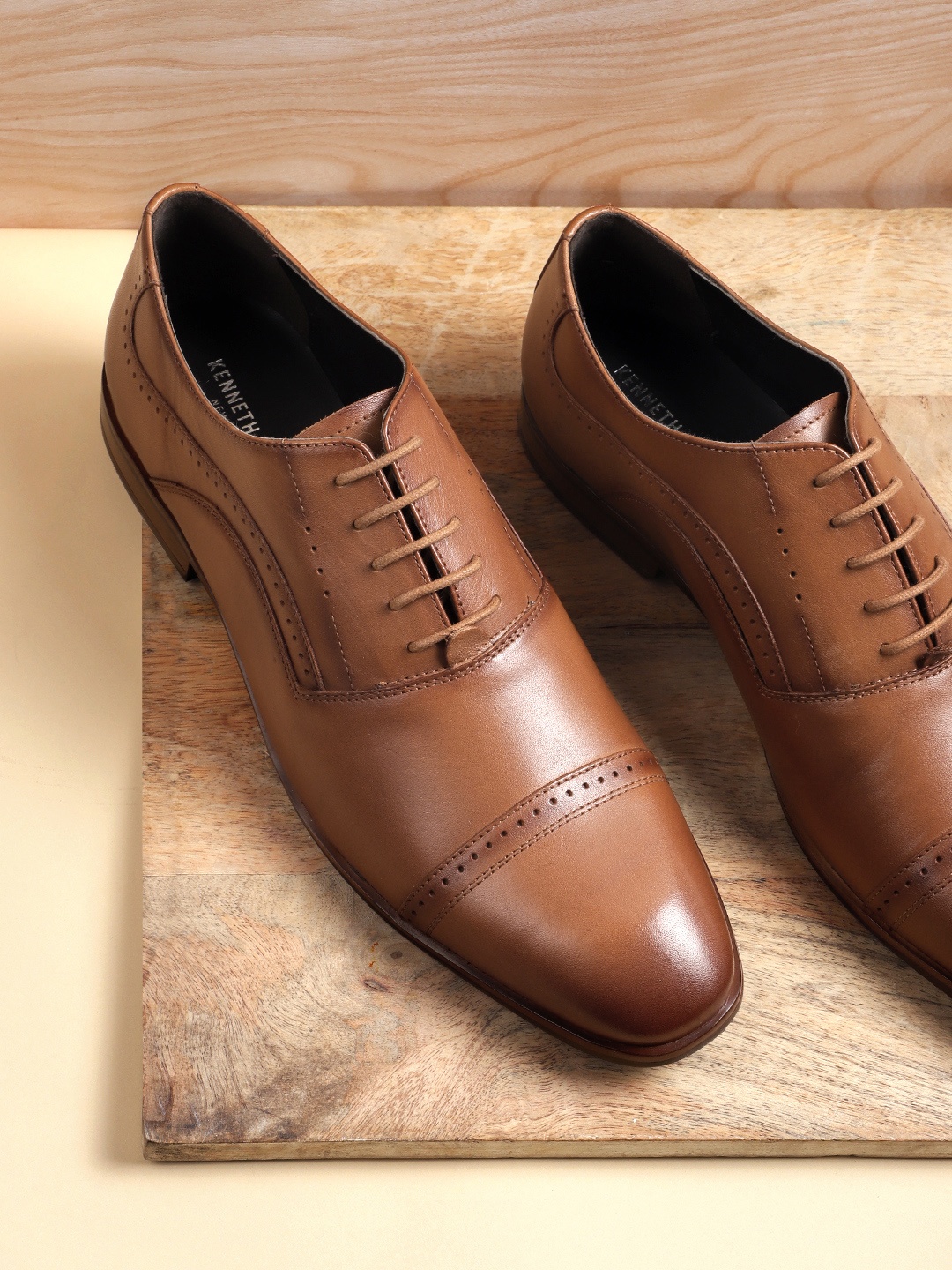 Kenneth Cole Men Formal Oxfords with Brogue Detail, Brown