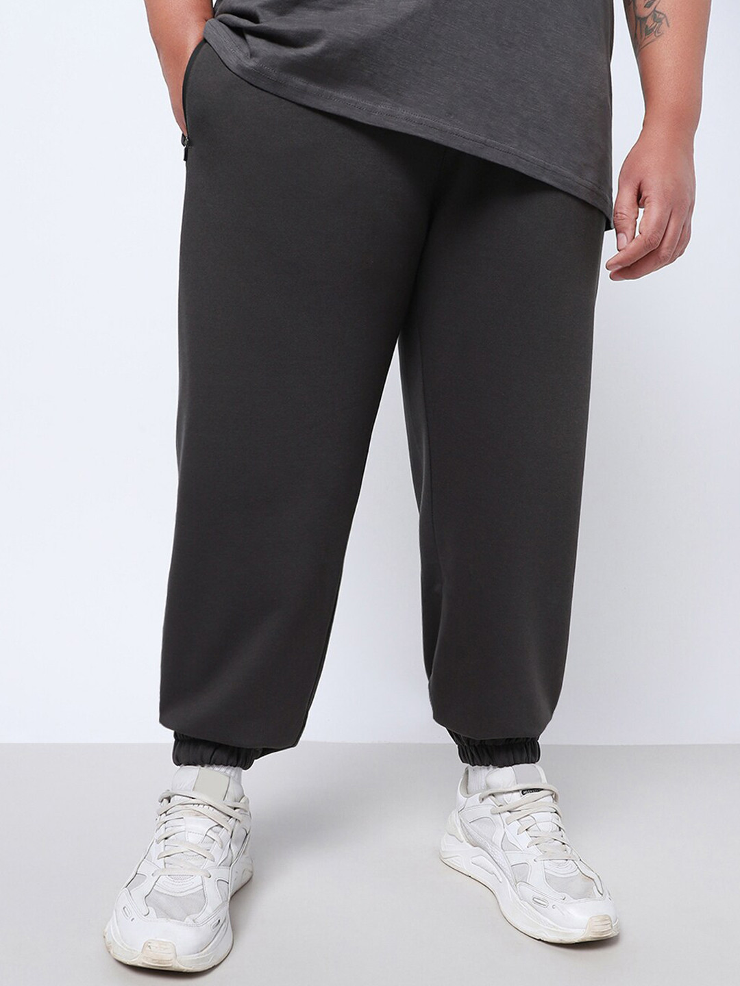 

Bewakoof AIR Plus Men Relaxed-Fit Joggers, Grey