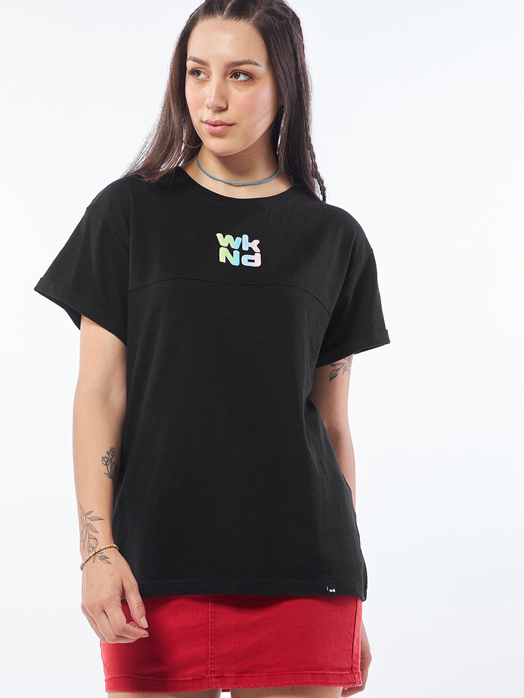 

Bewakoof Air 1.0 Women's Black Chill Out Puff Printed Boyfriend T-shirt