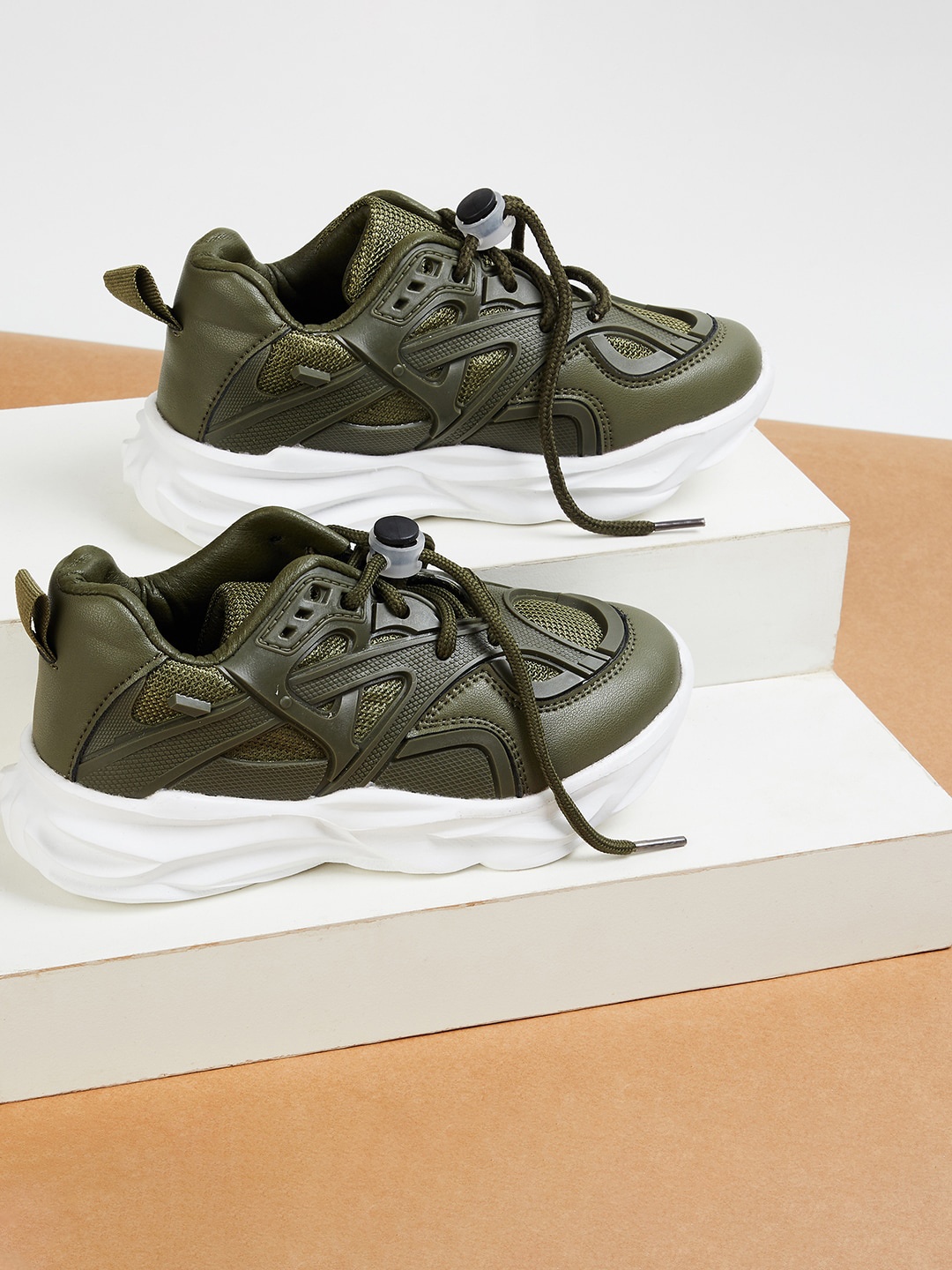 

Fame Forever by Lifestyle Boys Textured Contrast Sole Sneakers, Olive