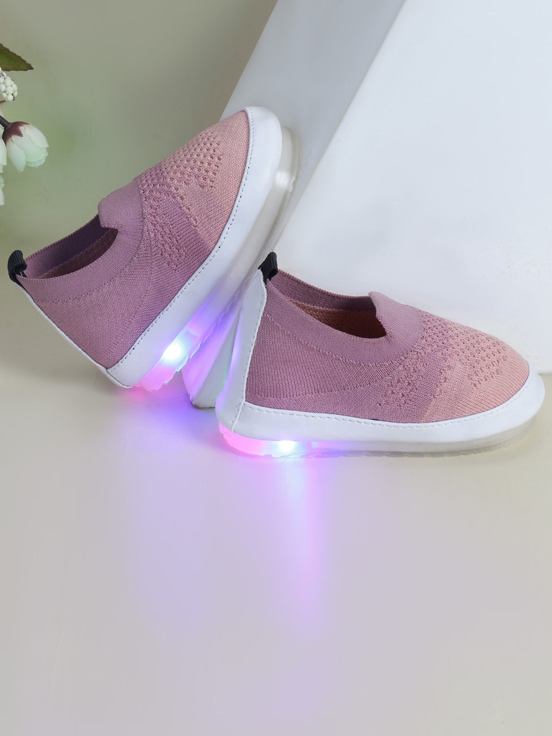 

CHiU Infants Textured Lightweight LED Slip-On Sneakers, Pink