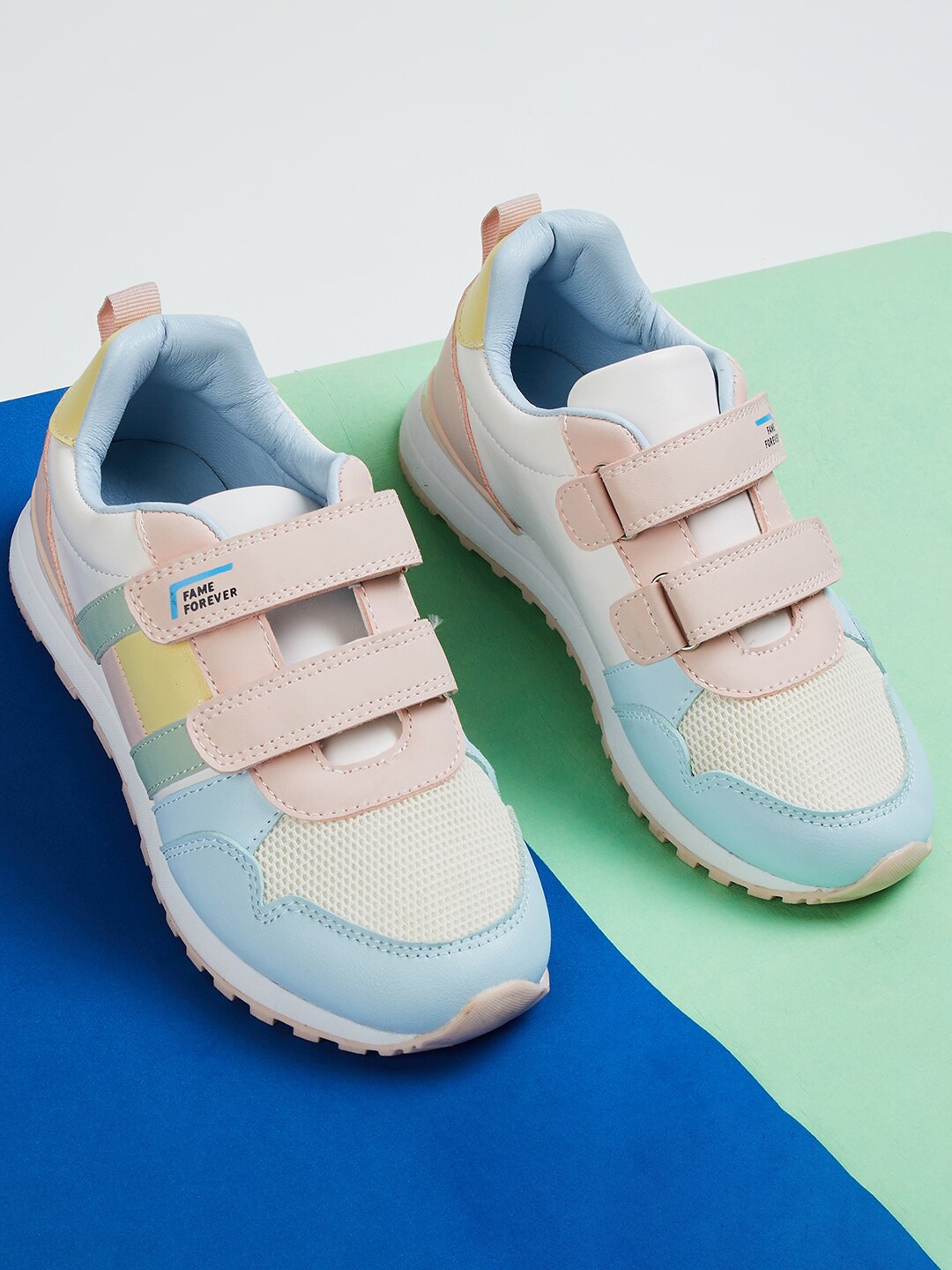

Fame Forever by Lifestyle Girls Colourblocked Velcro Sneakers, Pink
