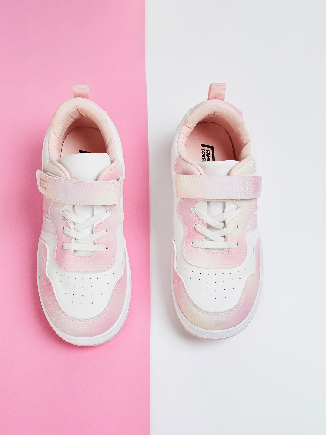 

Fame Forever by Lifestyle Girls Colourblocked Velcro Sneakers, Pink