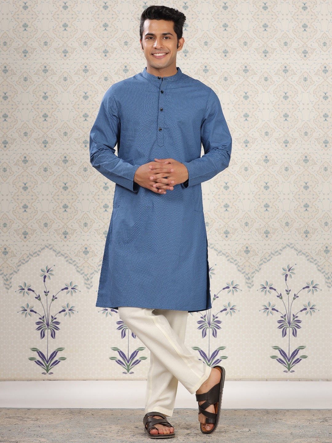 

Ode by House of Pataudi Men Printed Regular Pure Cotton Kurta With Pyjamas, Blue