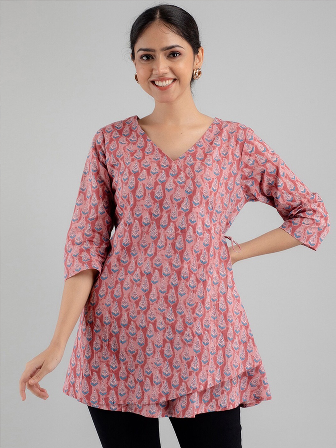 

FERANOID Ethnic Motifs Printed V-Neck Pure Cotton Angrakha Kurti, Pink