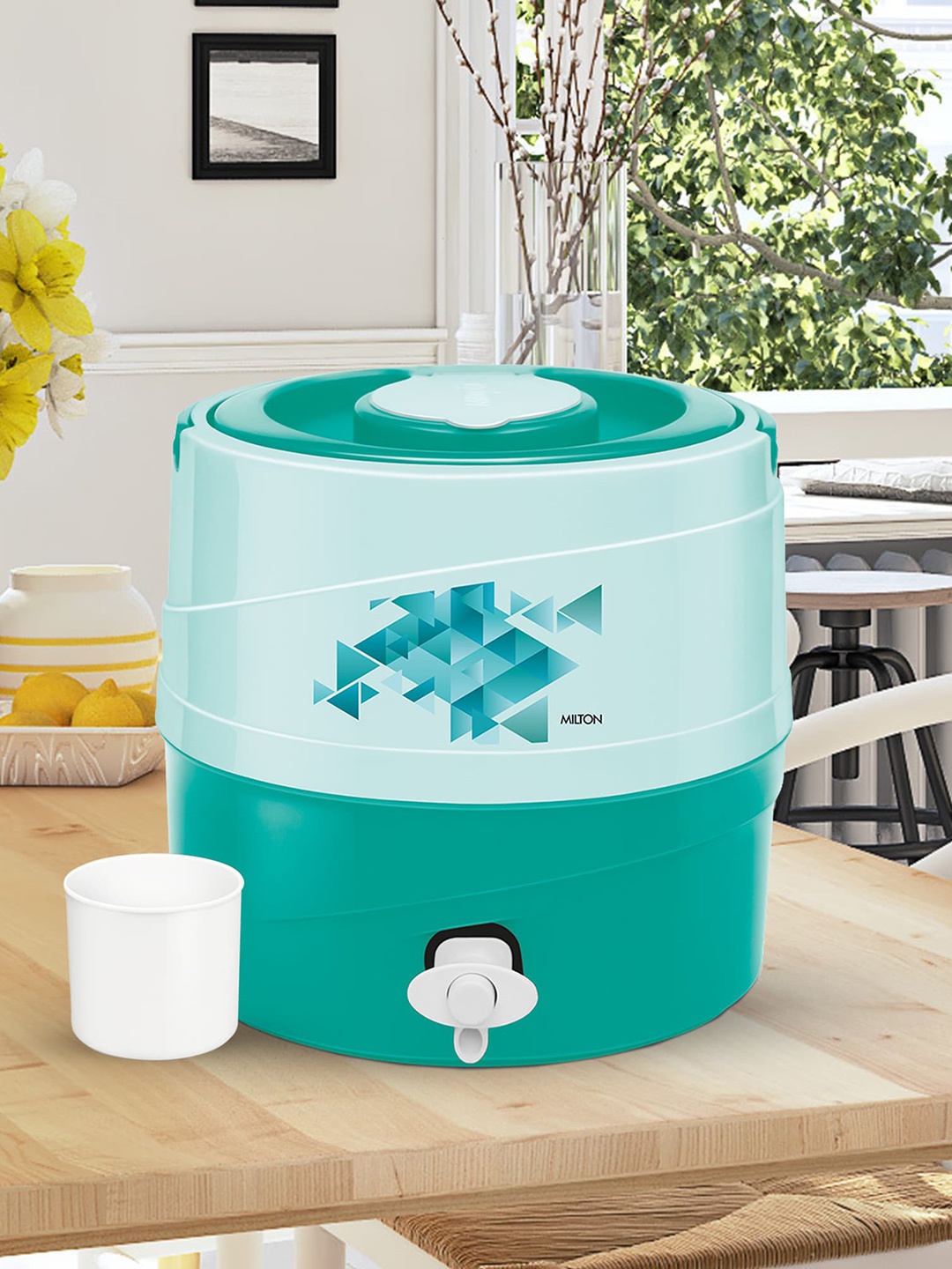

Milton Kool Rover 7 Turquoise Blue Insulated Stainless Steel Water Jug - 5.3 L