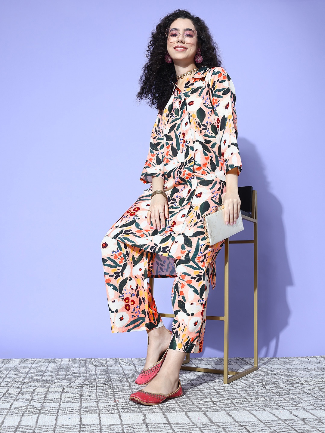 

Varanga Women Printed Regular Kurta with Trousers, Pink