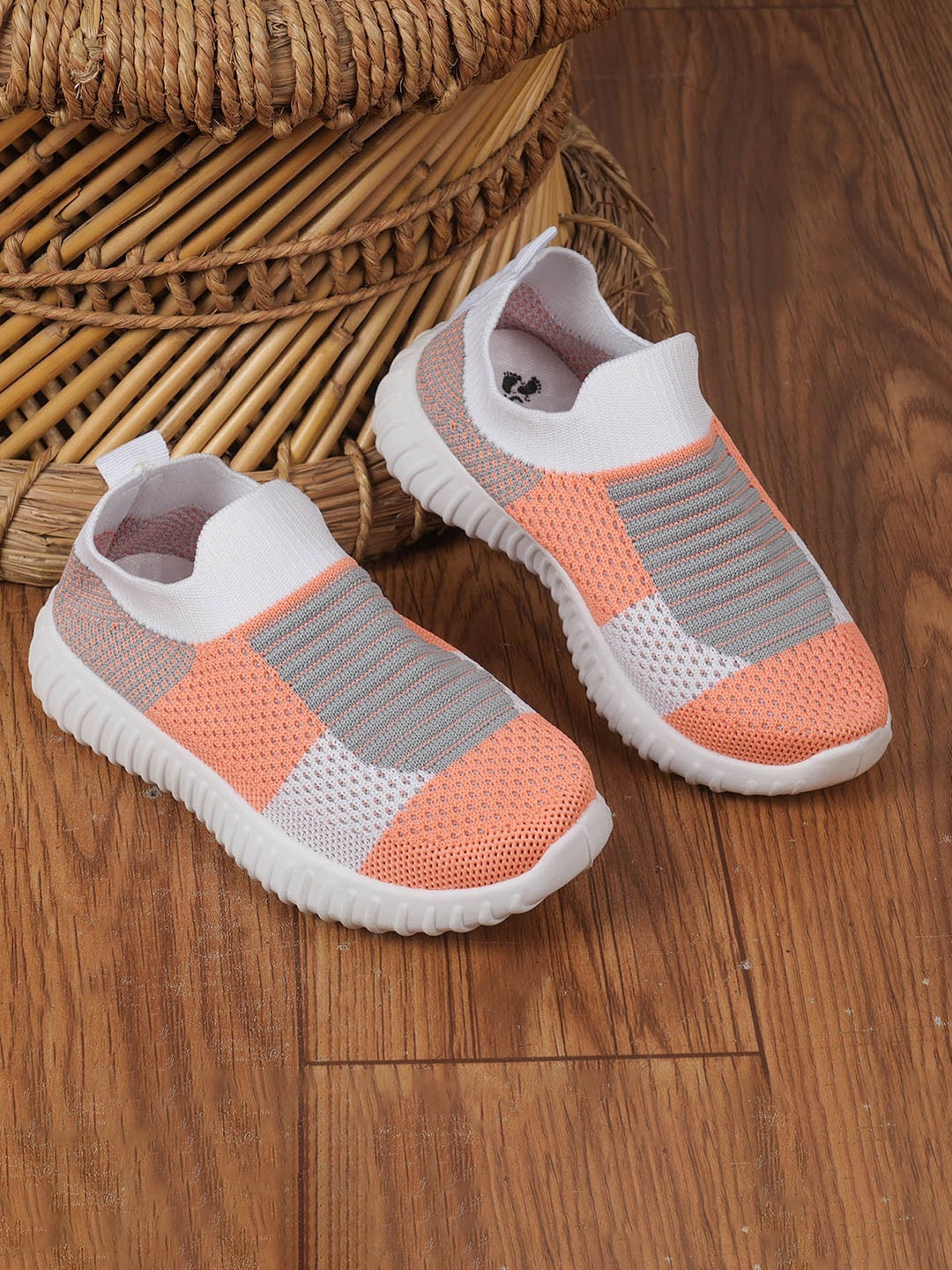 

FEETWELL SHOES Kids Colourblocked Slip-On Sneakers, Orange