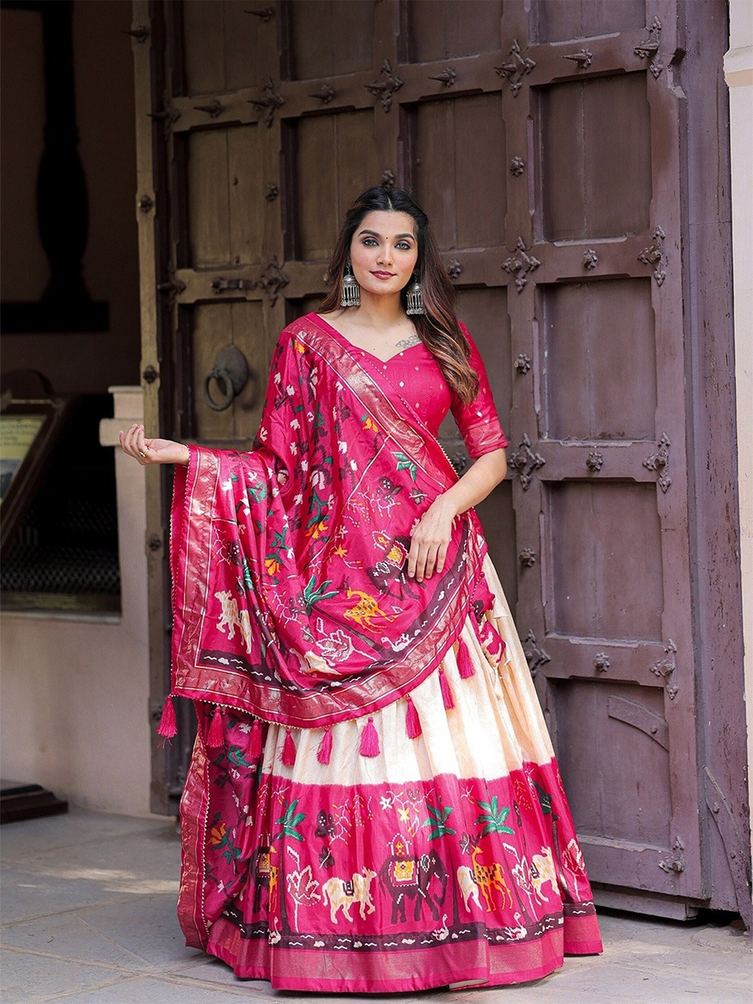 

UDBHAV TEXTILE Printed Foil Print Semi-Stitched Lehenga & Unstitched Blouse With Dupatta, Pink