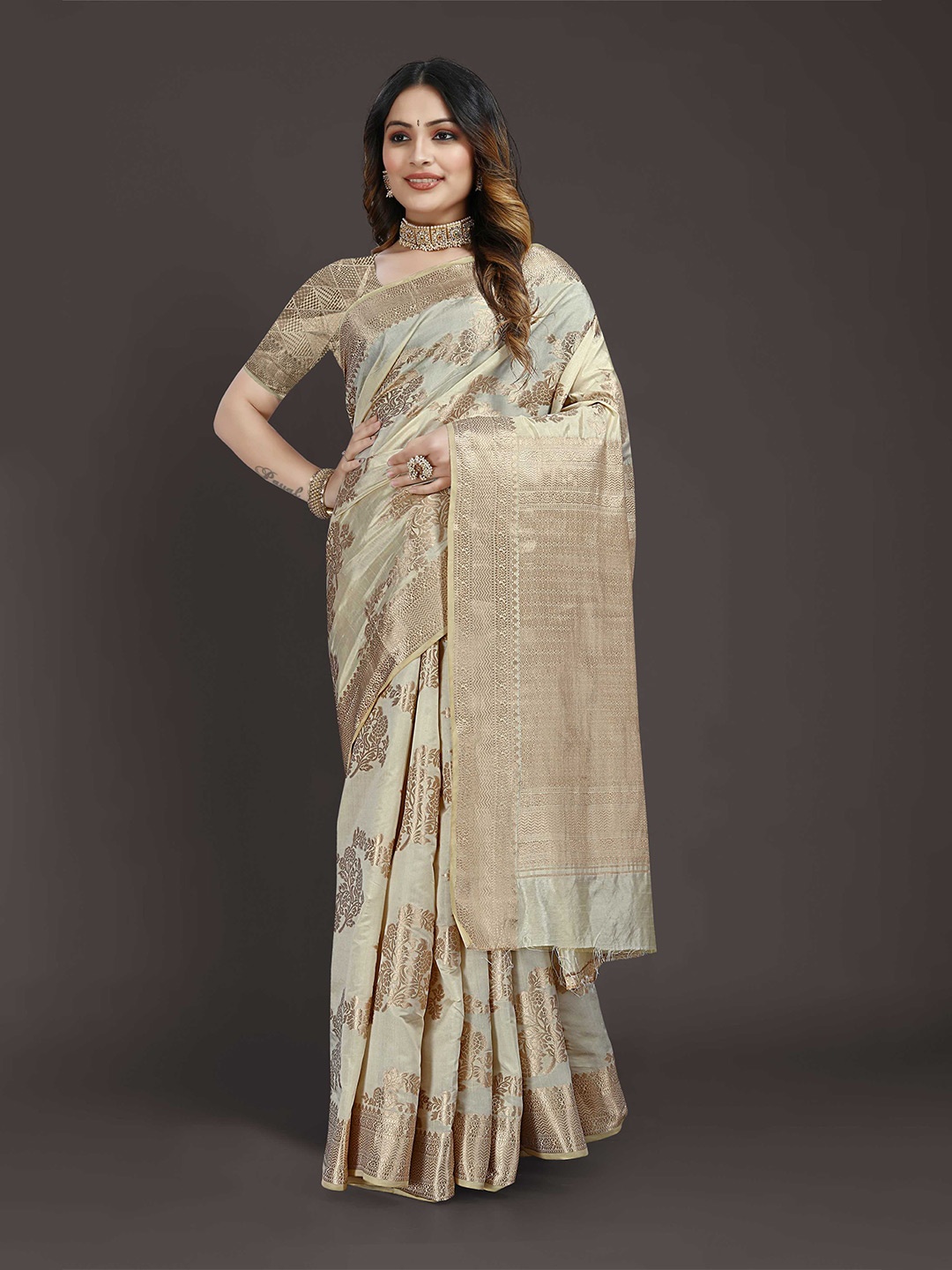 

Mitera White & Gold-Toned Ethnic Motifs Woven Design Zari Banarasi Saree