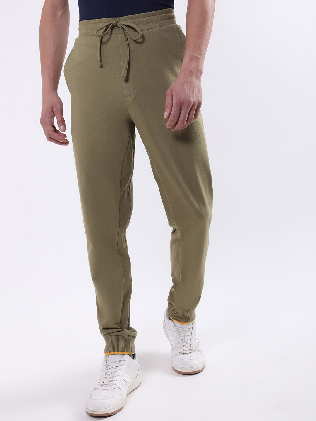 

Iconic Men Side Pockets Joggers, Olive