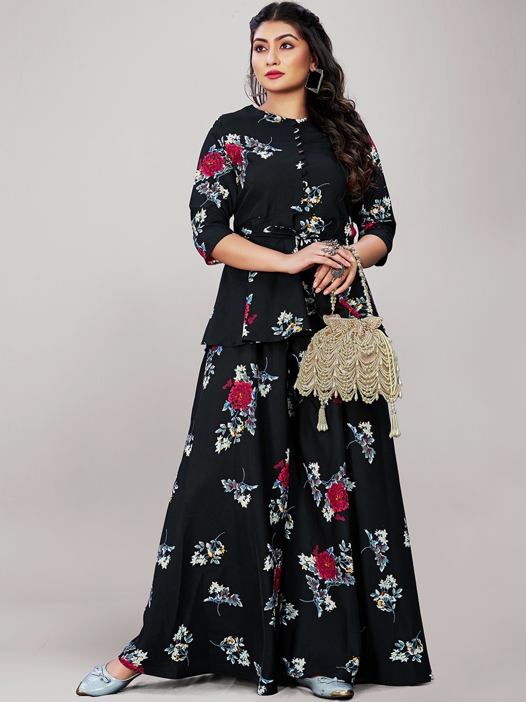 

SANADO Floral Printed A-Line Kurti With Skirt, Black