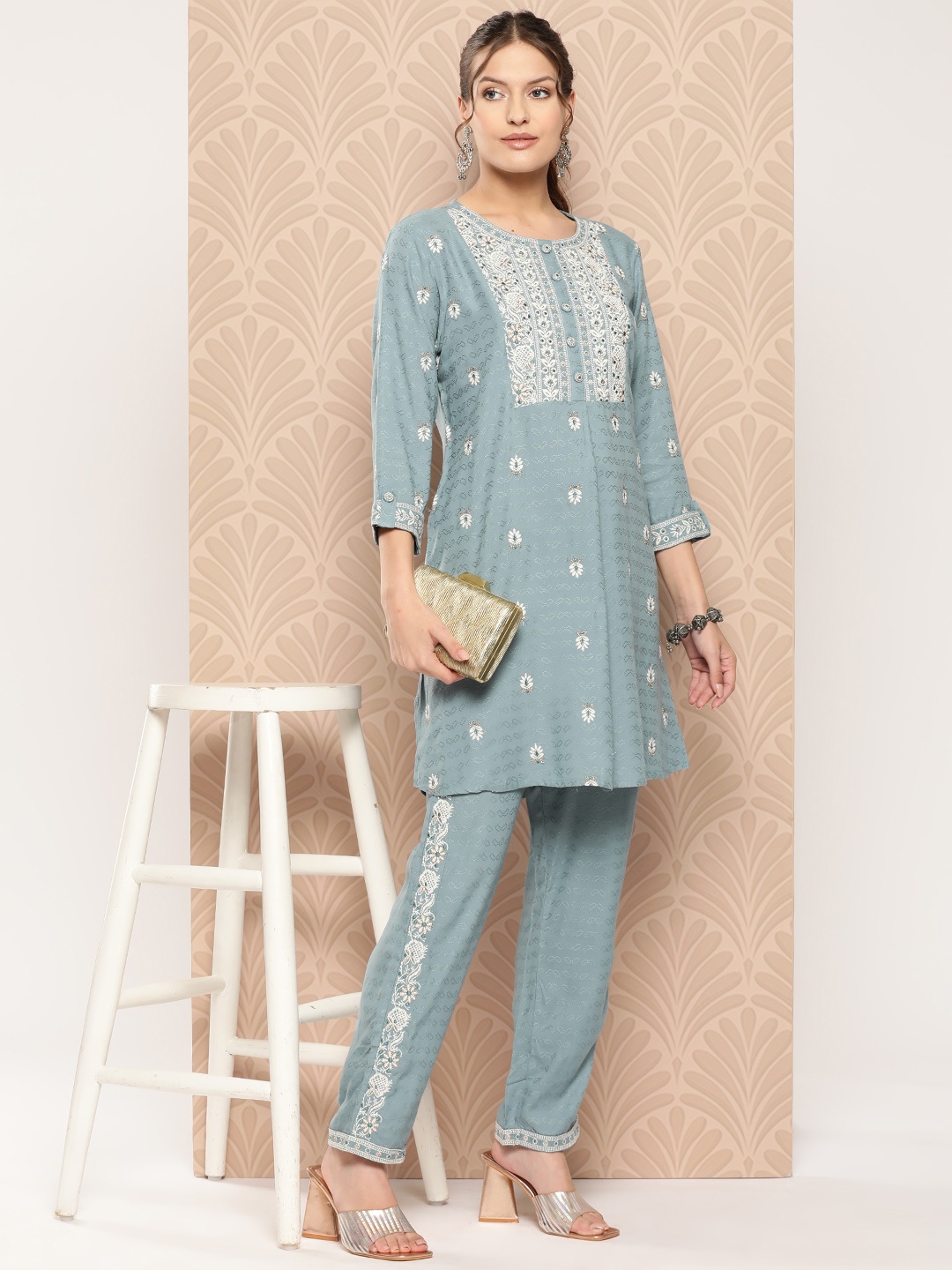 

ZOLA Floral Embroidered Zari Kurti with Trousers, Blue