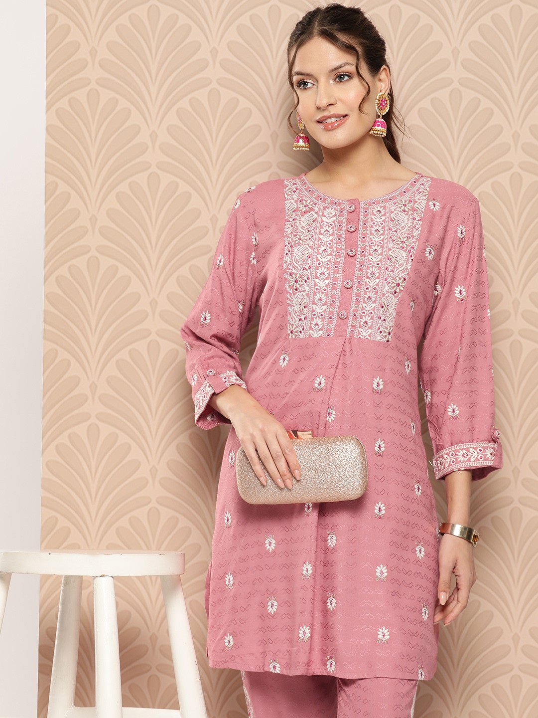 

ZOLA Floral Embroidered Zari Kurti with Trousers, Pink
