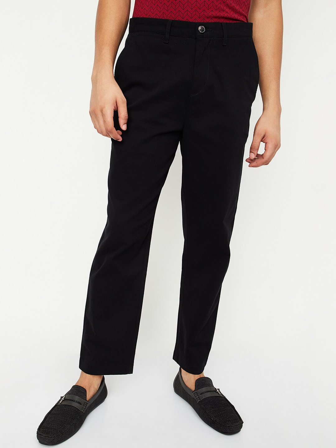 

max Men Mid Rise Plain Chinos, Black