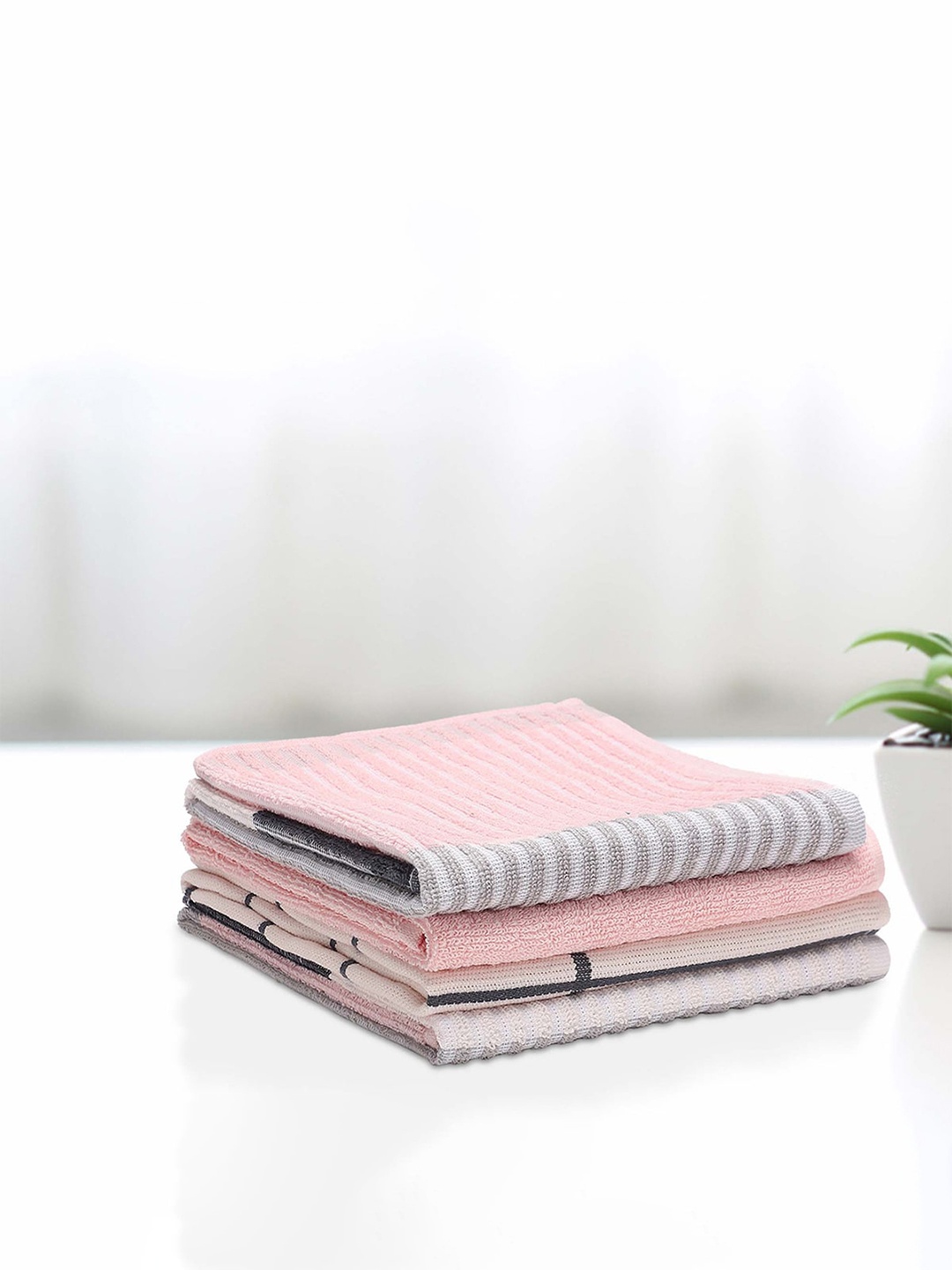 

Anko Pink 4 Pieces Printed Durable 200 GSM Kitchen Towels