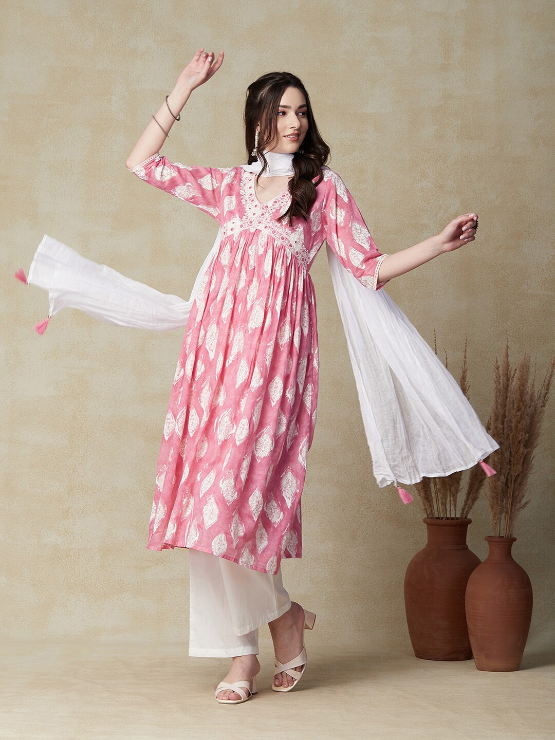 

FASHOR Pink Ethnic Motifs Printed Pure Cotton Kurta With Trousers & Dupatta