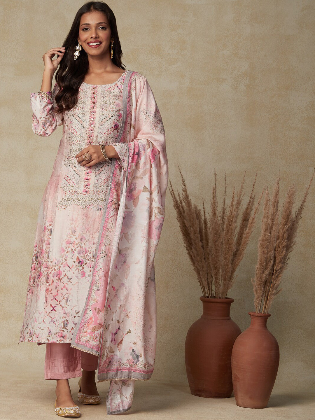 

FASHOR Rose Floral Screen Printed Sequinned Detail Straight Kurta with Trousers & Dupatta