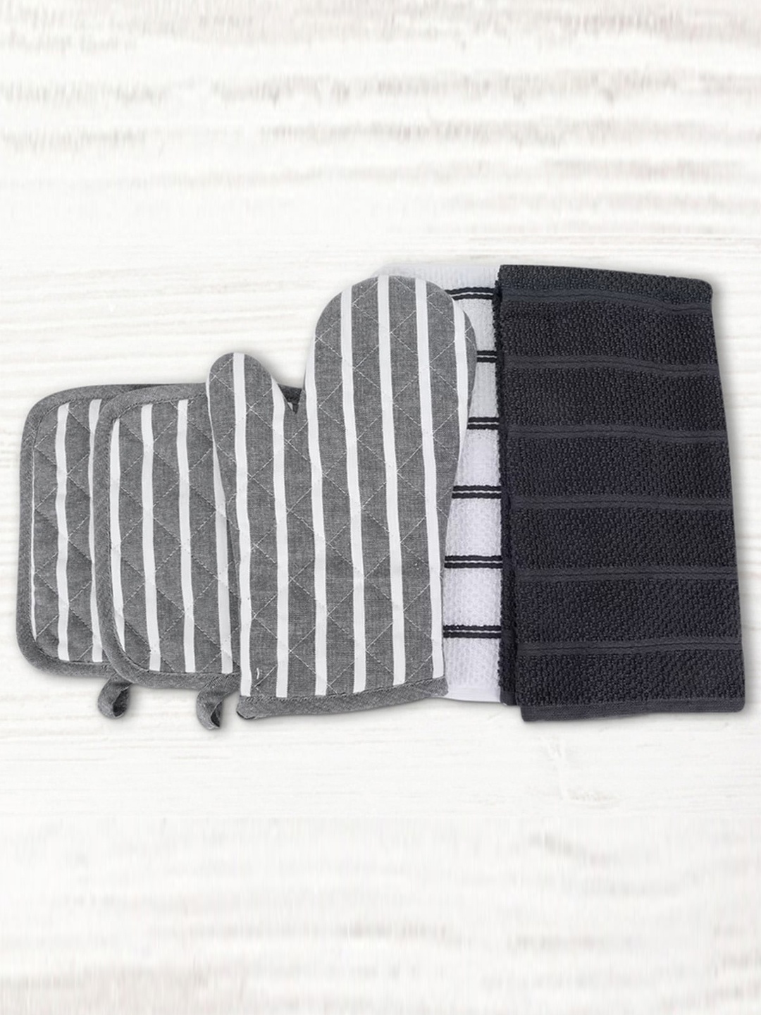 

Anko Grey & White 5 Pieces Striped Pure Cotton Oven Gloves & Towel Set