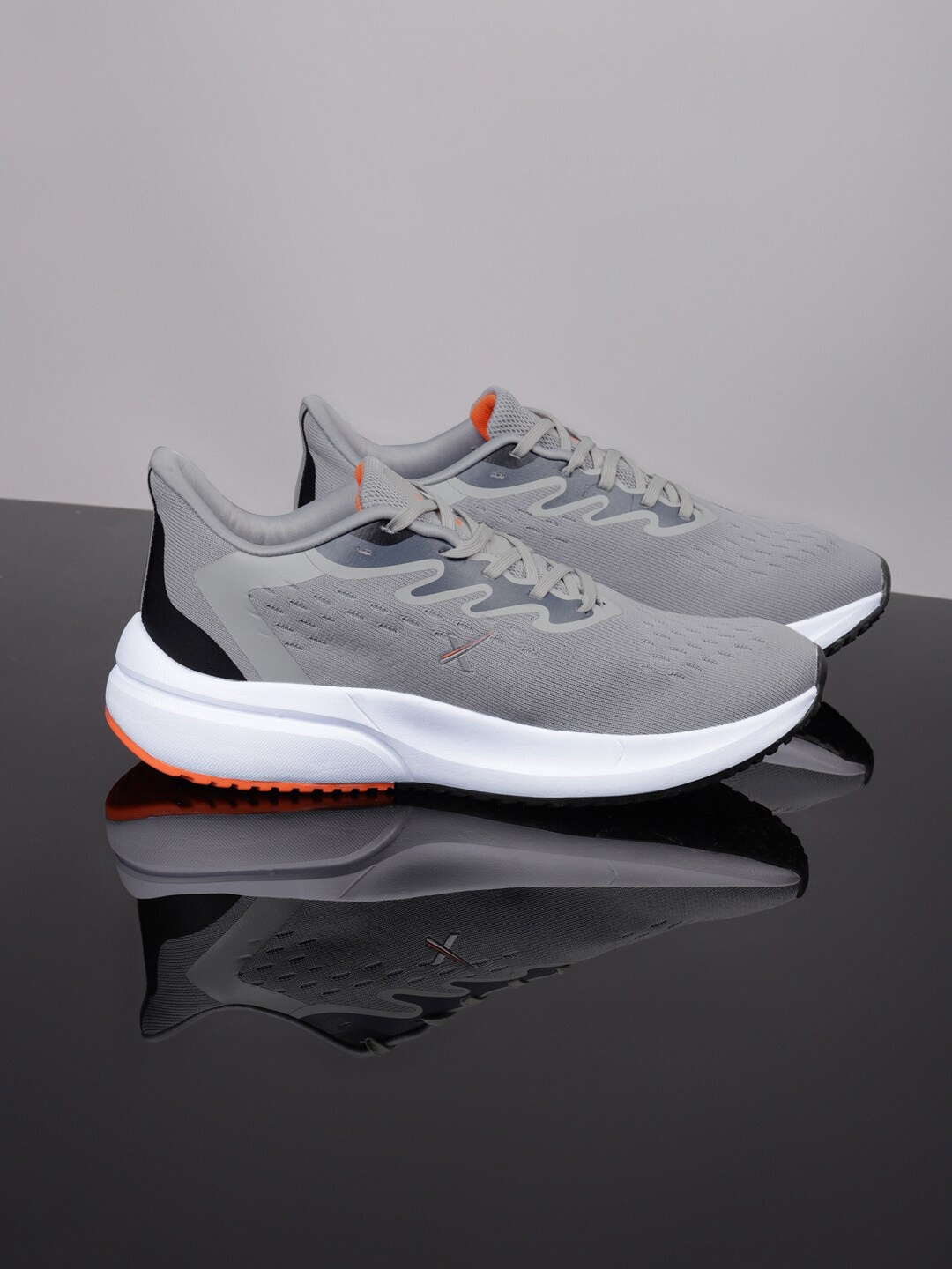 

HRX by Hrithik Roshan Men Grey Zoom Mesh Running Shoes