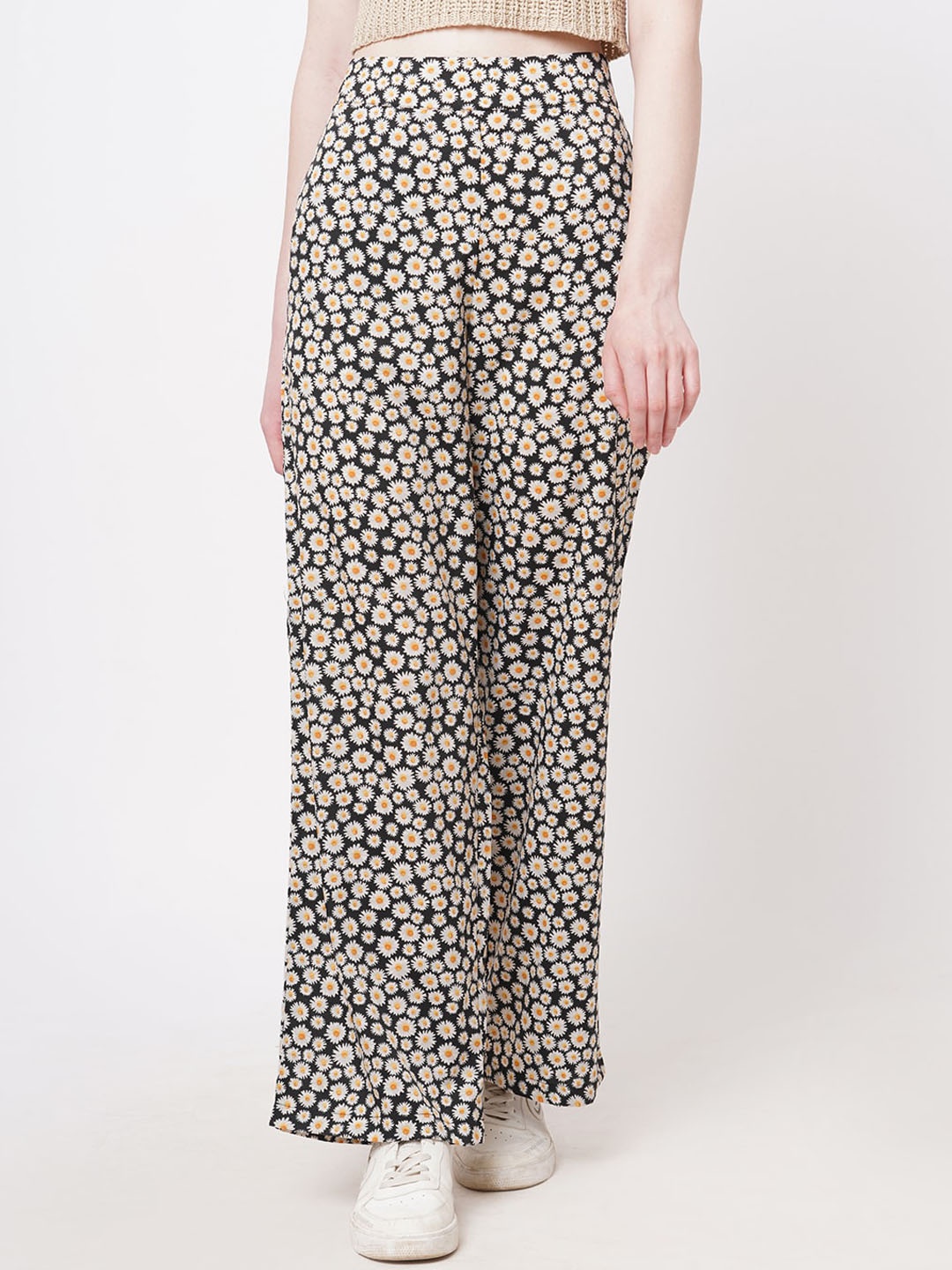 

Ashtag Women Floral Printed Comfort Parallel Trousers, Black