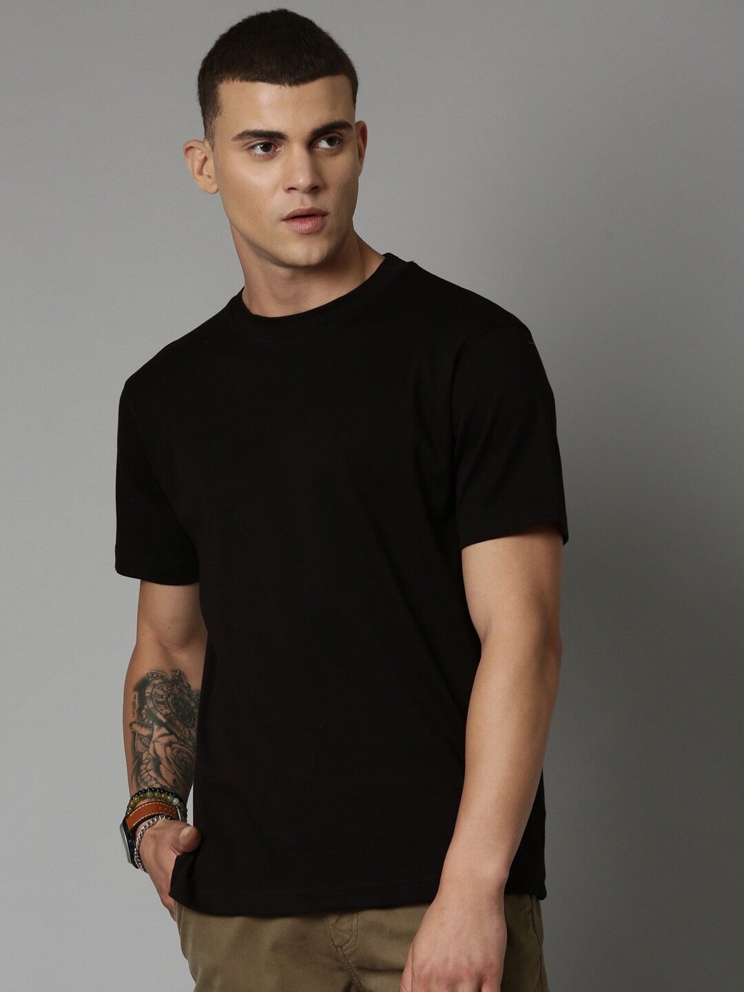 

Breakbounce Black Round Neck Cotton T-shirt