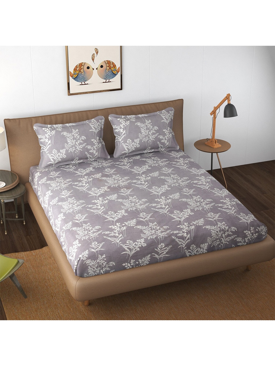 

Florida Grey & White Floral Cotton 120 TC King Bedsheet with 2 Pillow Covers