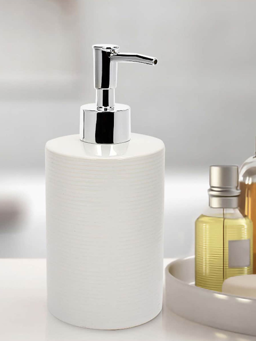 

Anko White Ribbed Polyresin Textured Soap Dispenser - 350 ML