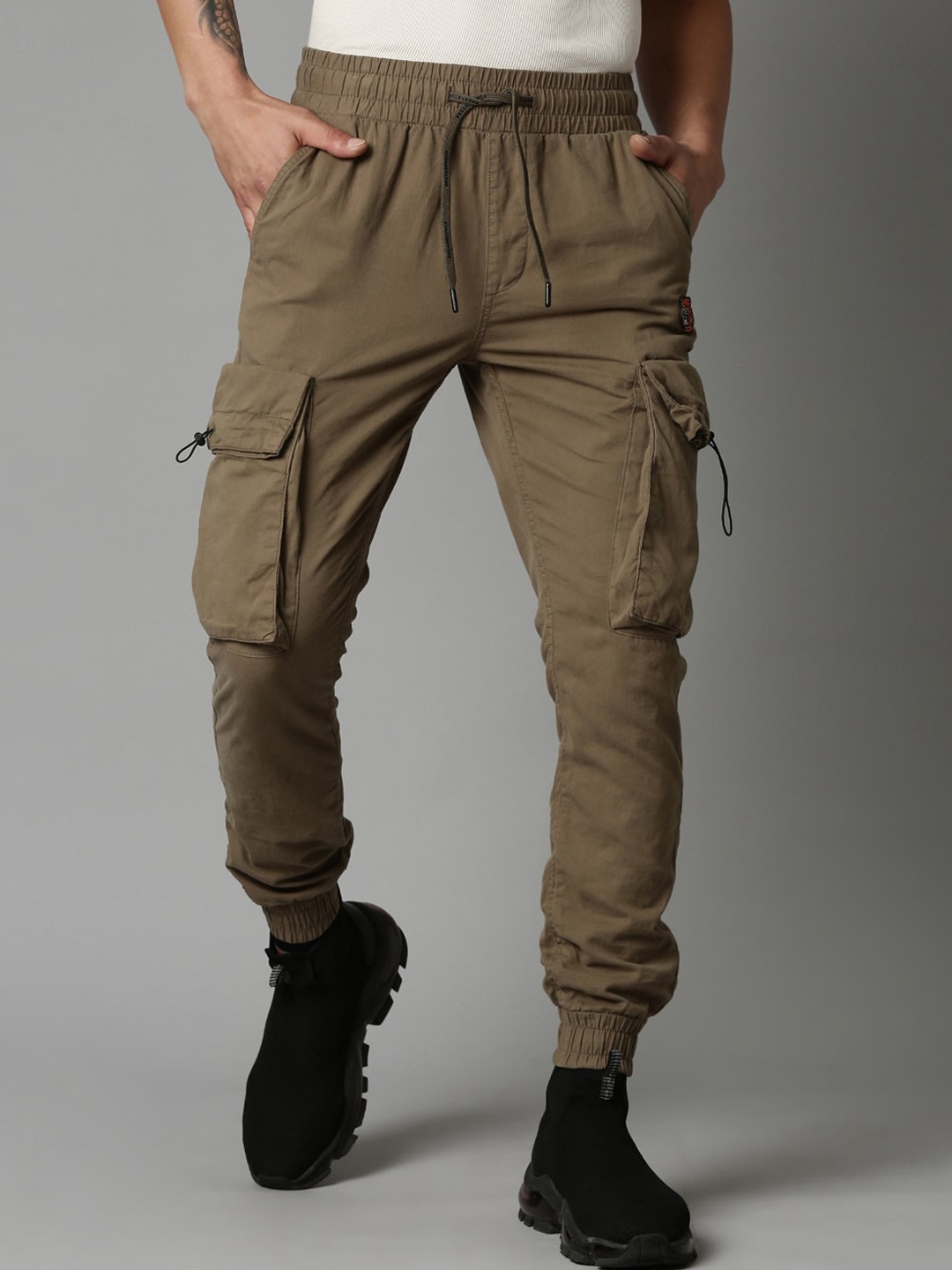 

Breakbounce Men Olive Green Comfort Slim Fit Cotton Cargos Trousers