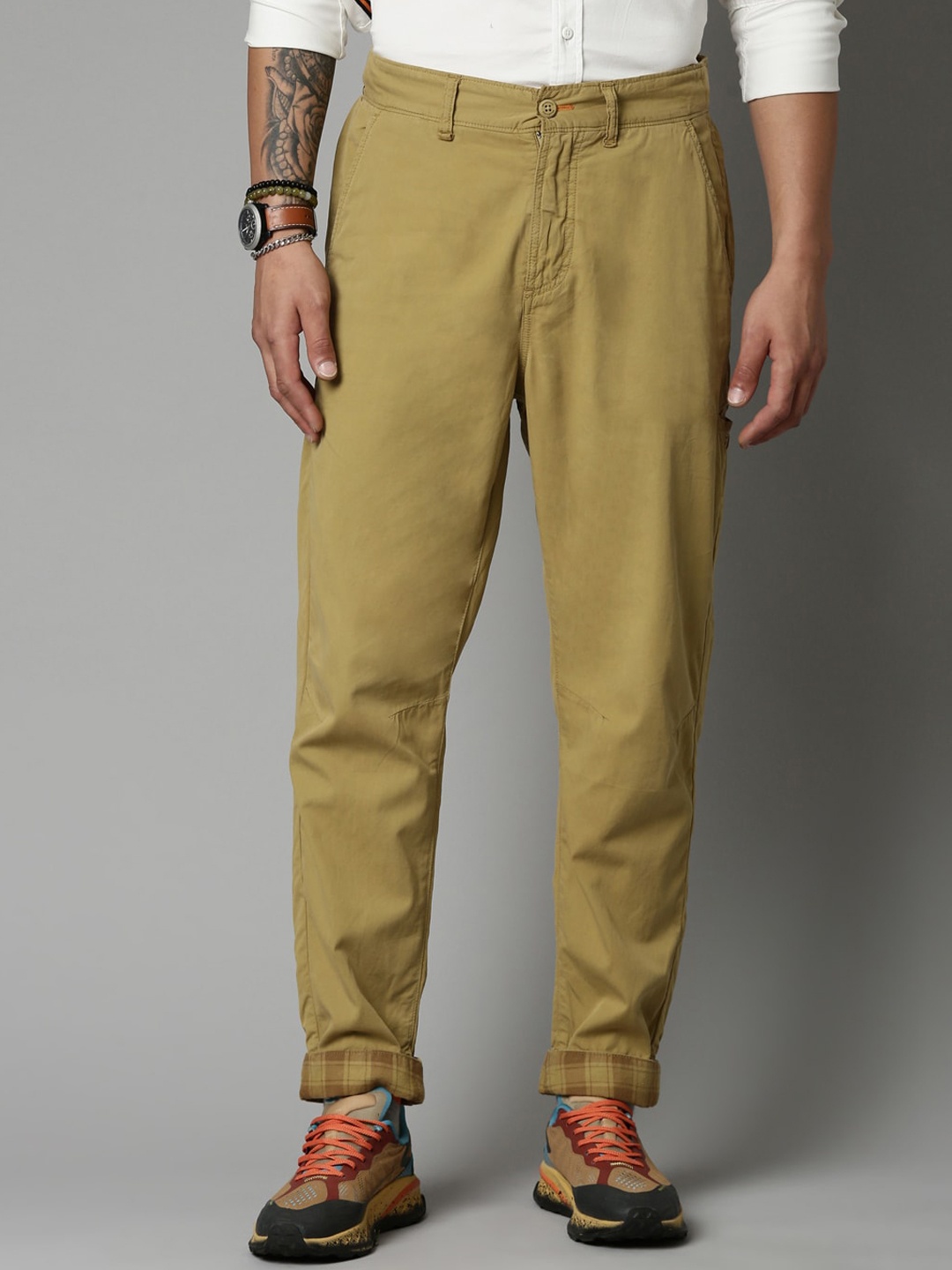 

Breakbounce Khaki Men Carrot Mid Rise Plain Cotton Chinos
