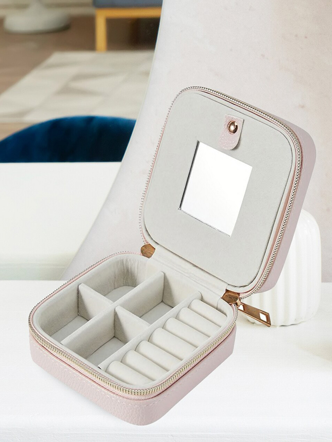 

Anko Pink Reusable Zip Jewellery Small Box