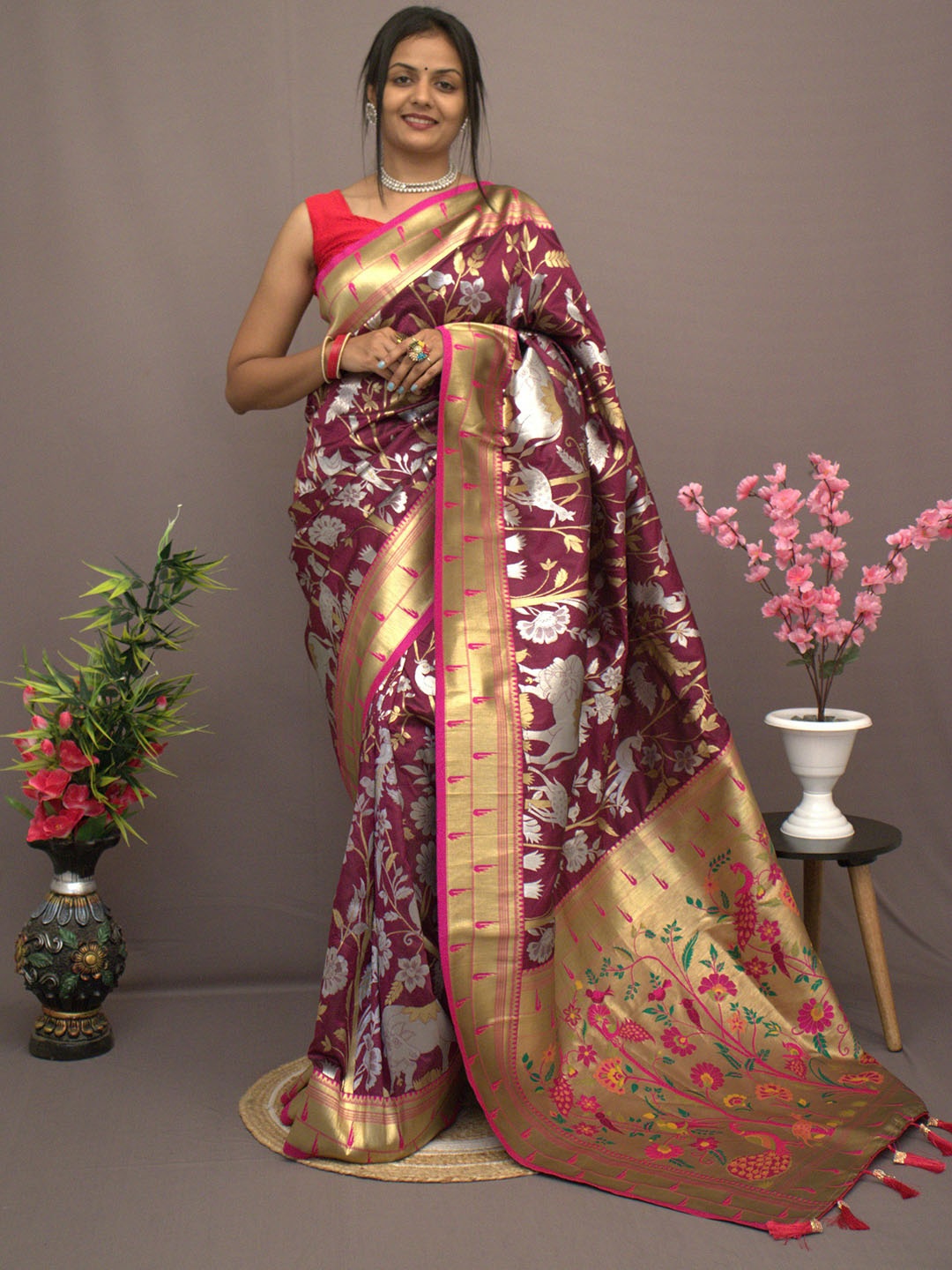 

CLEMIRA Woven Design Zari Saree, Purple