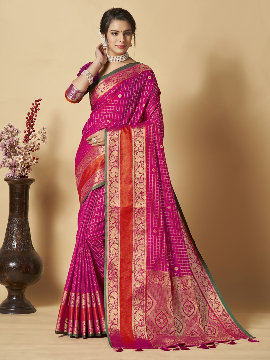 

CLEMIRA Woven Design Zari Saree, Pink