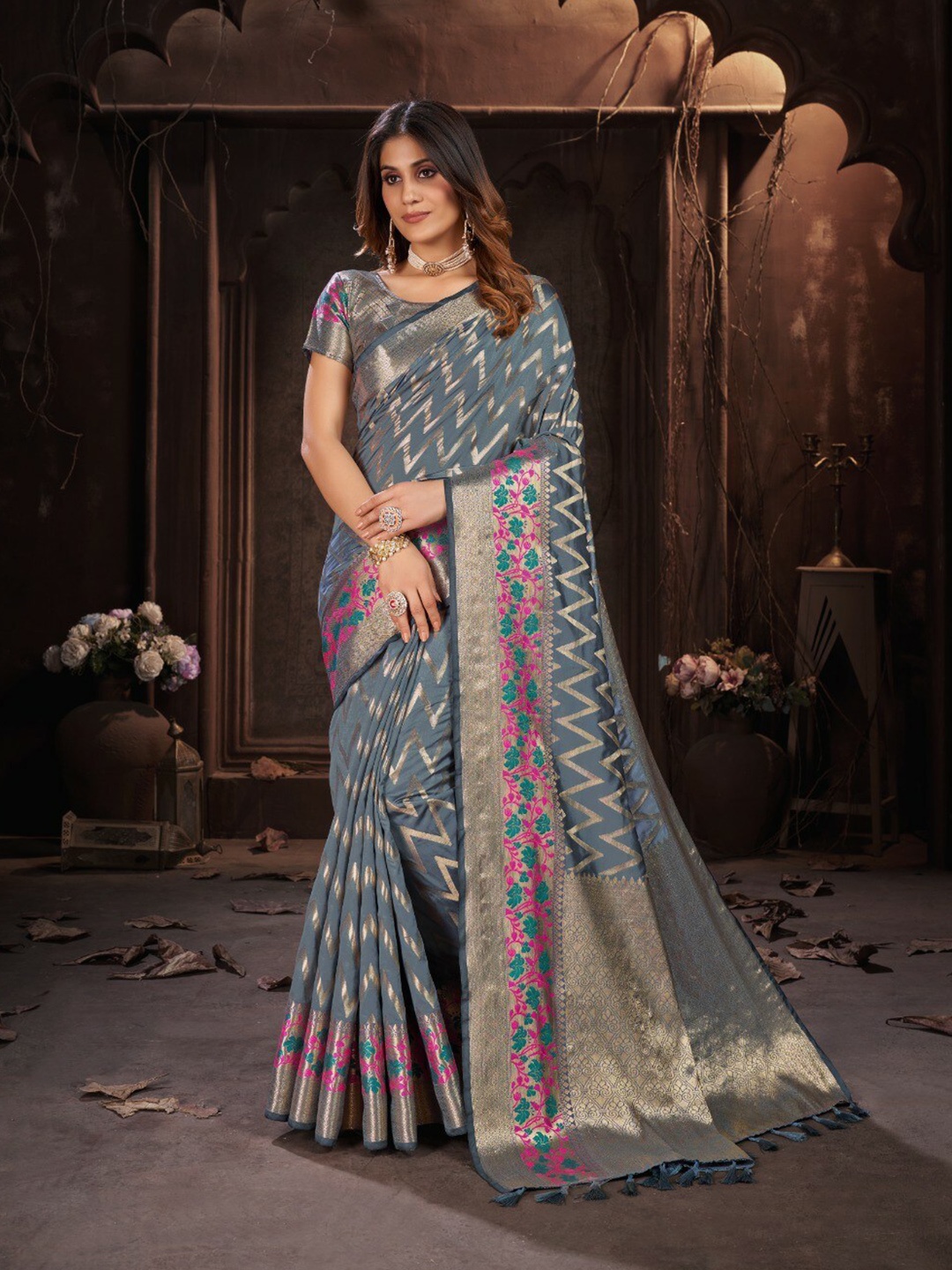 

CLEMIRA Striped Woven Design Zari Saree, Grey