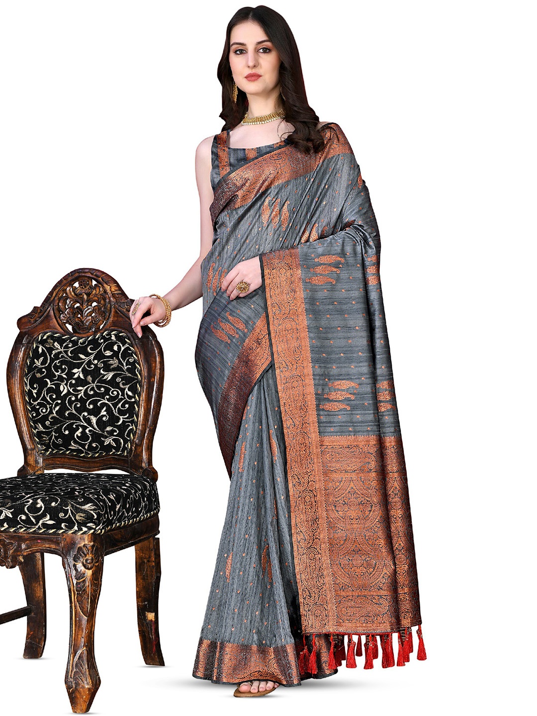 

CLEMIRA Grey & Gold-Toned Woven Design Zari Silk Blend Saree