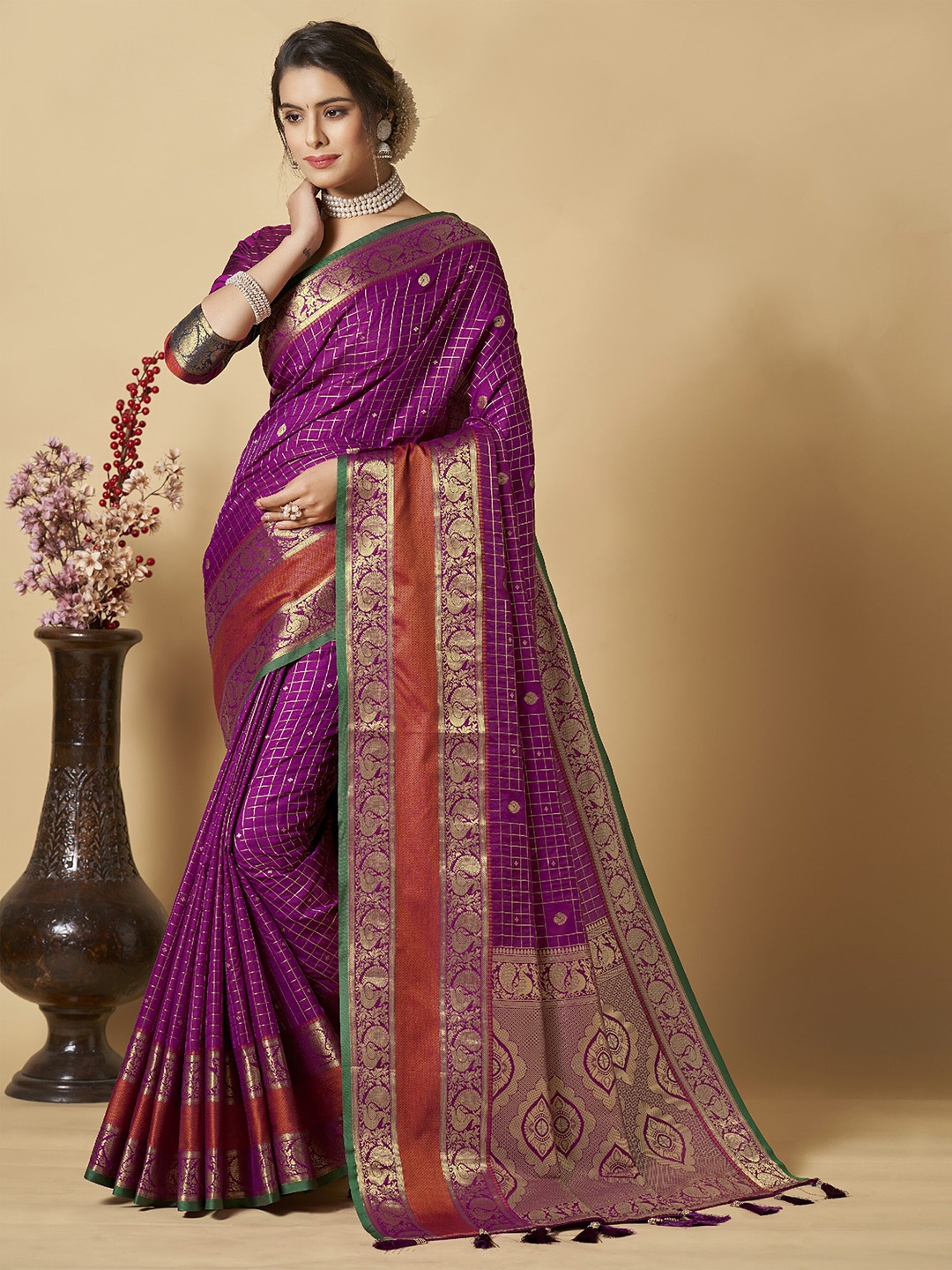

CLEMIRA Woven Design Zari Saree, Magenta