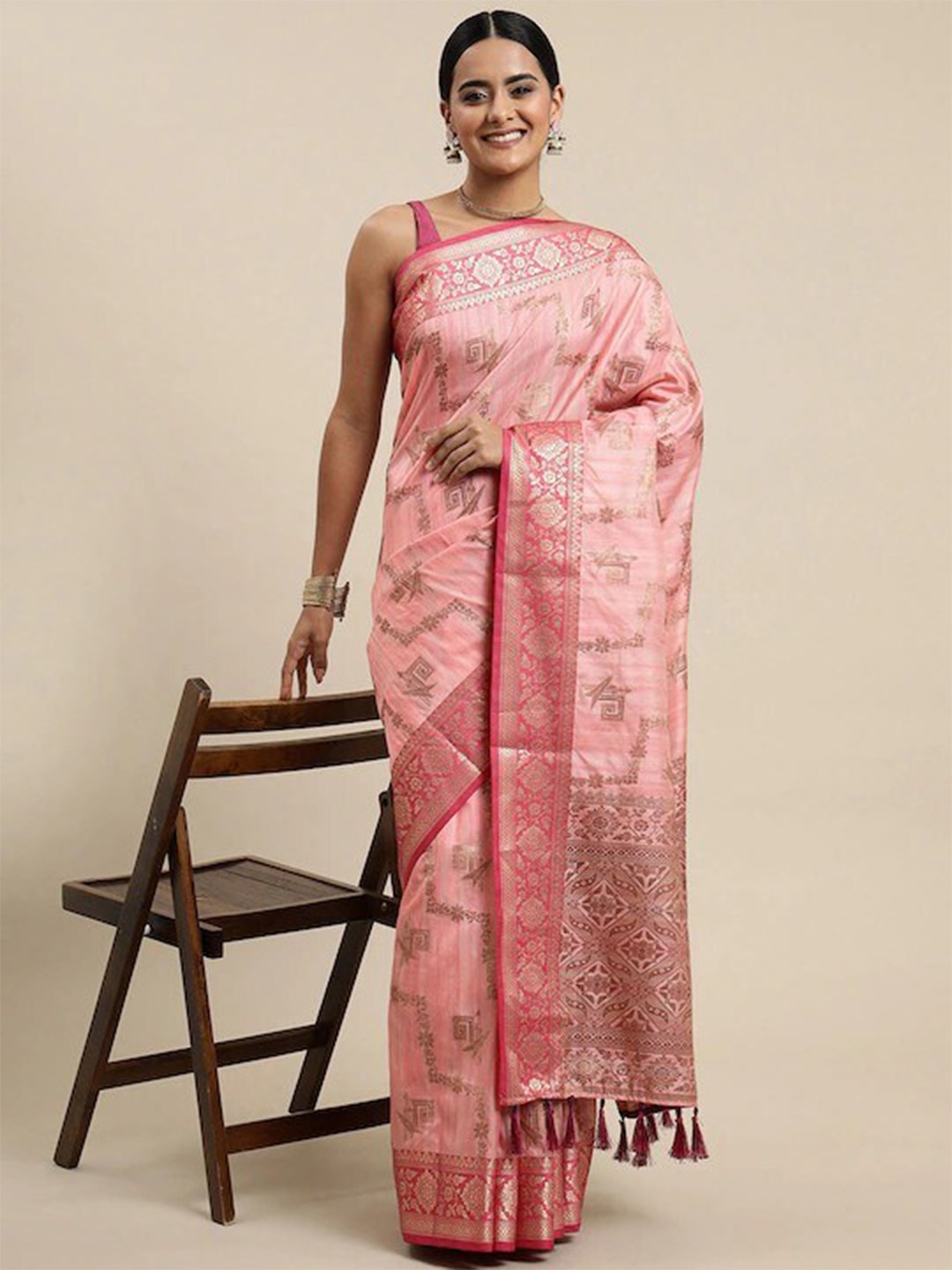 

CLEMIRA Woven Design Zari Saree, Pink
