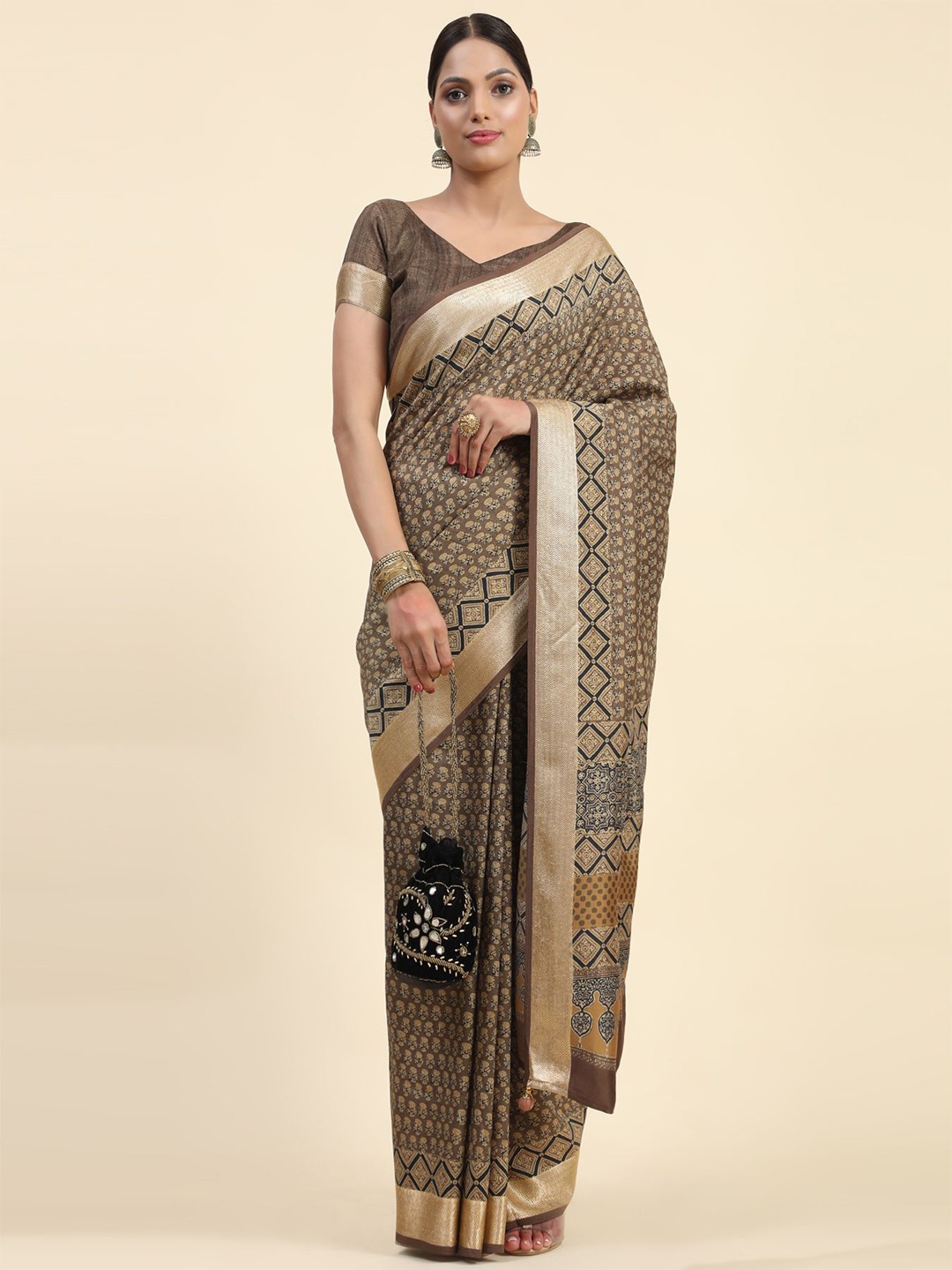 

Phenav Floral Printed Zari Brasso Saree, Brown