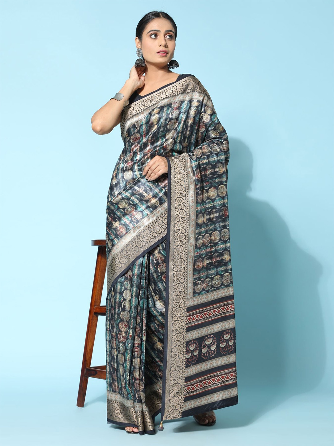 

Phenav Zari Brasso Saree, Black