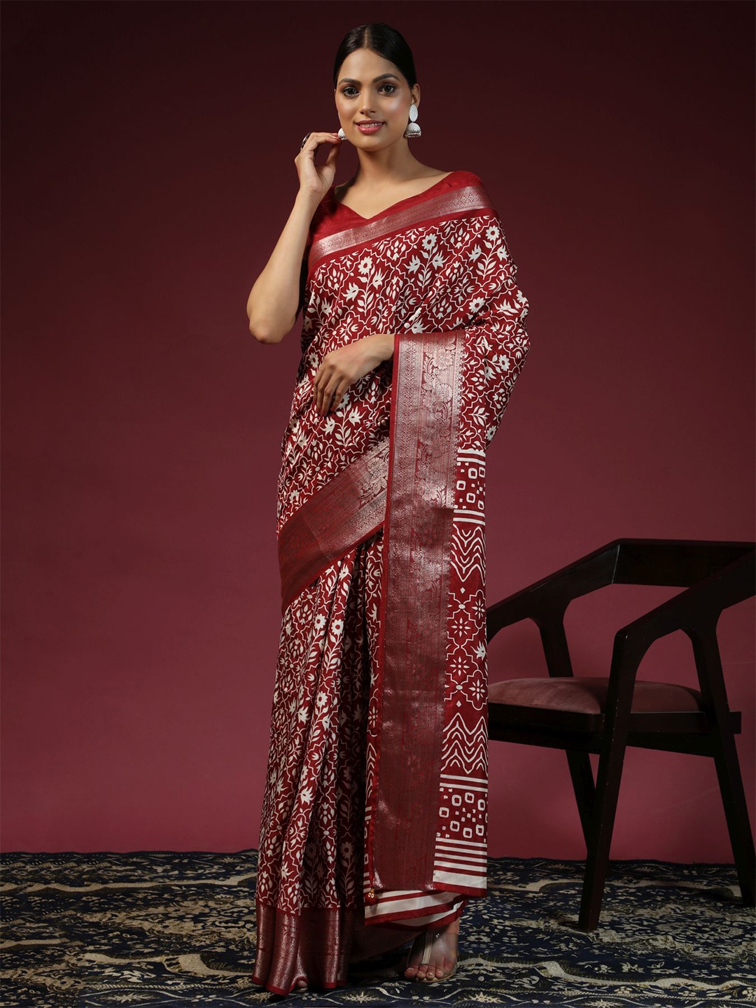 

Phenav Floral Printed Zari Brasso Saree, Red