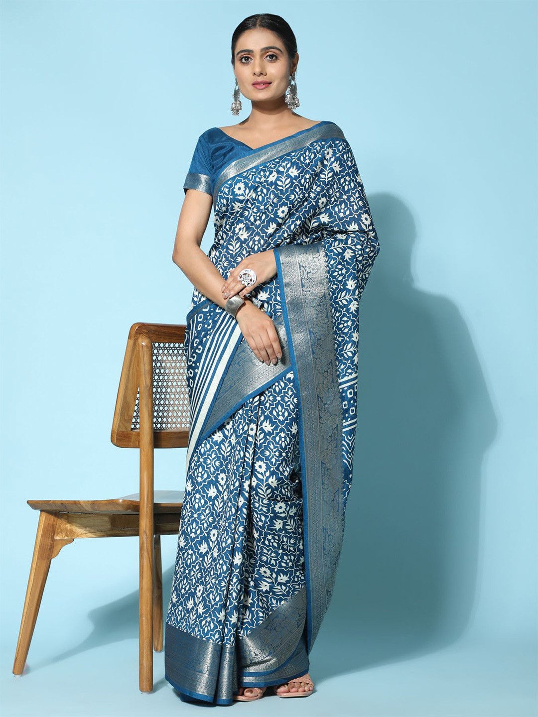 

Phenav Floral Printed Zari Brasso Saree, Blue