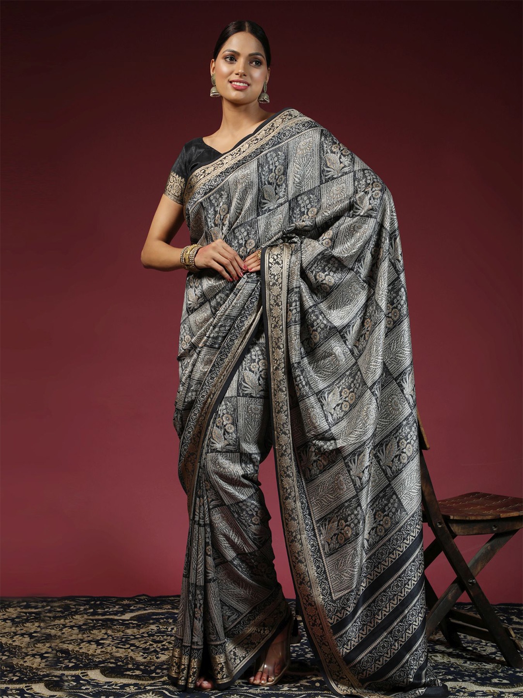 

Phenav Floral Printed Zari Brasso Saree, Black