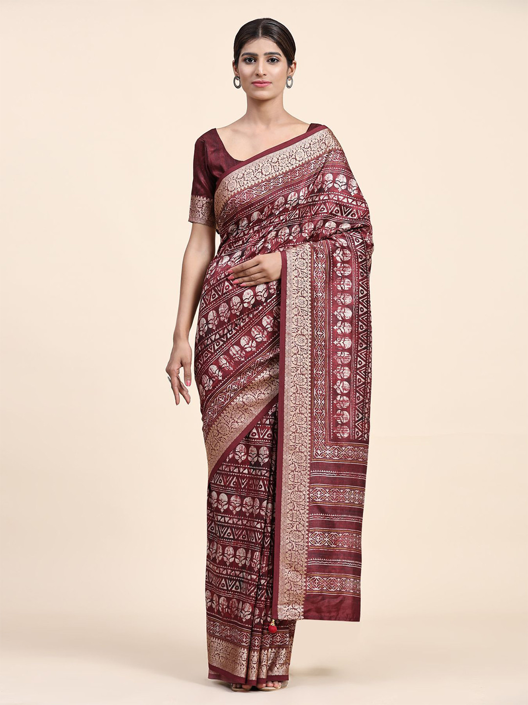 

Phenav Ethnic Motifs Printed Zari Brasso Saree, Red