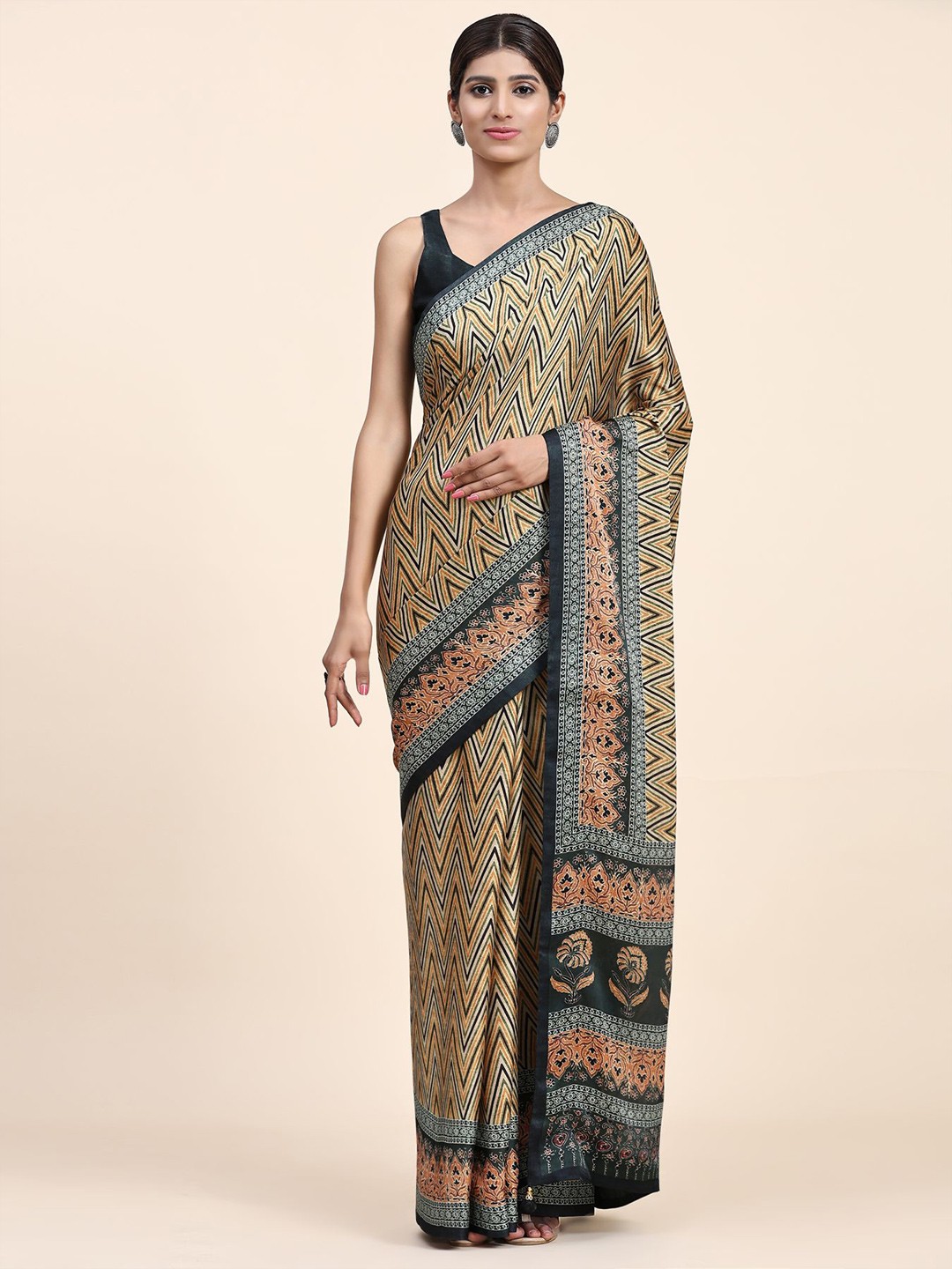 

Phenav Geometric Printed Brasso Saree, Green