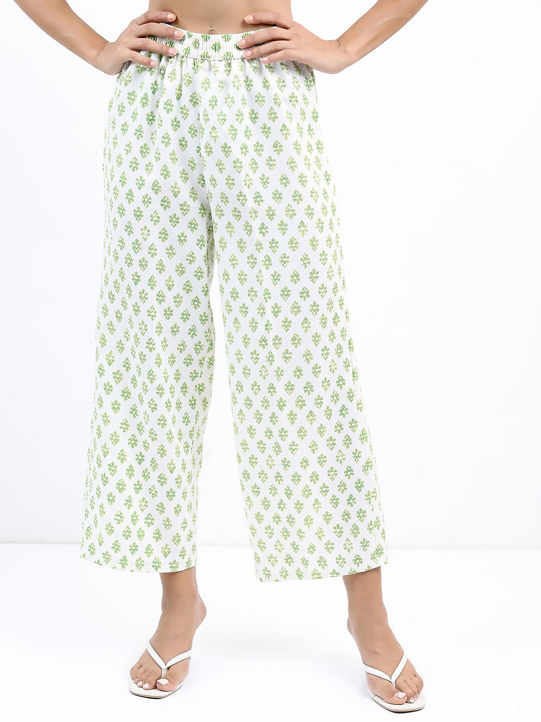 

Vishudh Women Floral Printed Ethnic Straight Fit Cropped Palazzos, White